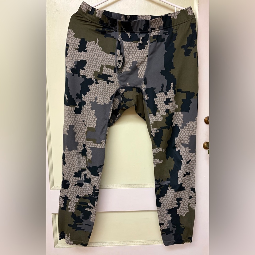 KUIU Peloton 118 zip off mid layer bottoms. Men’s M